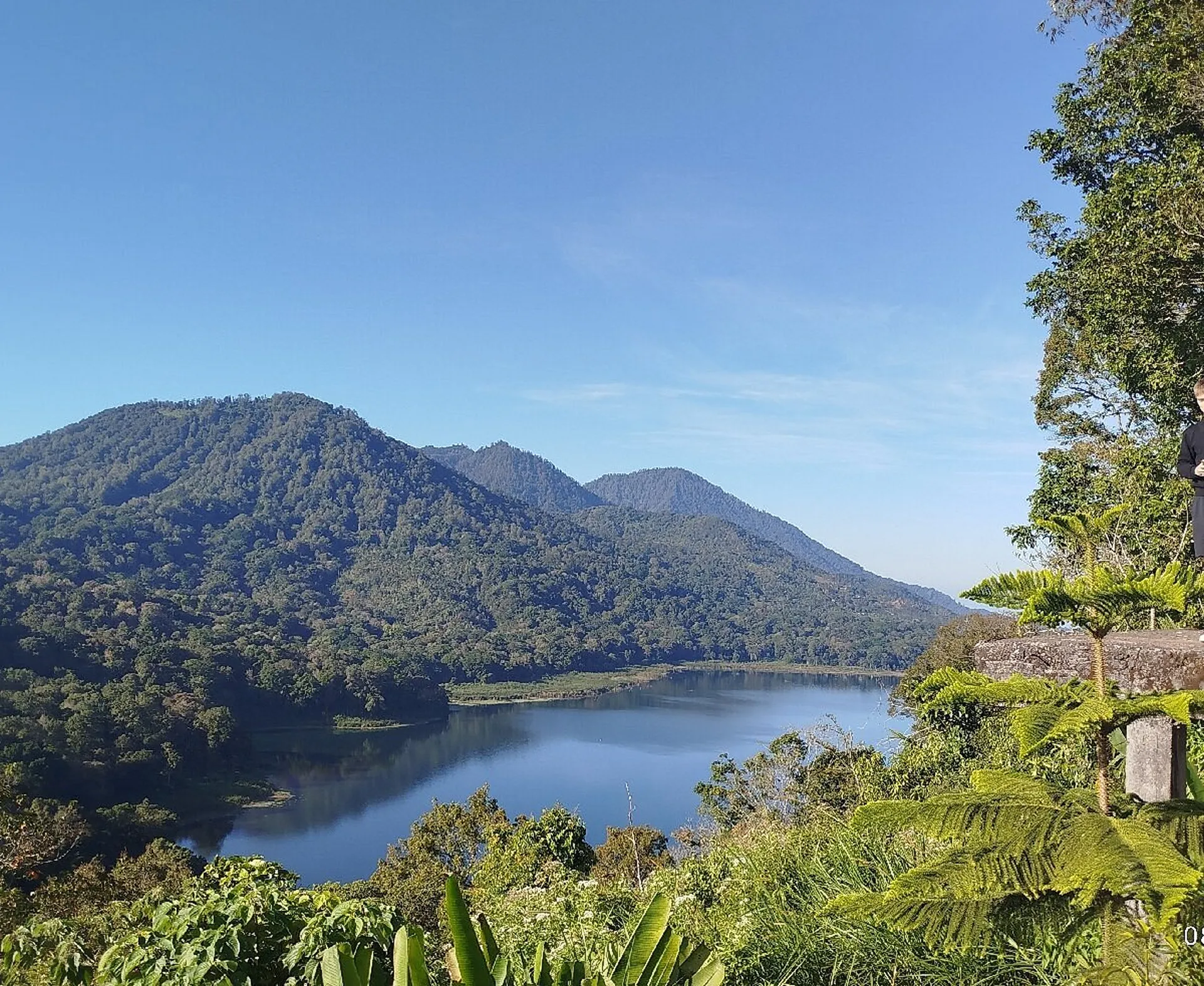 True Blue Bali Trip Bali scenic icons Tanah Lot sunset tour lake view